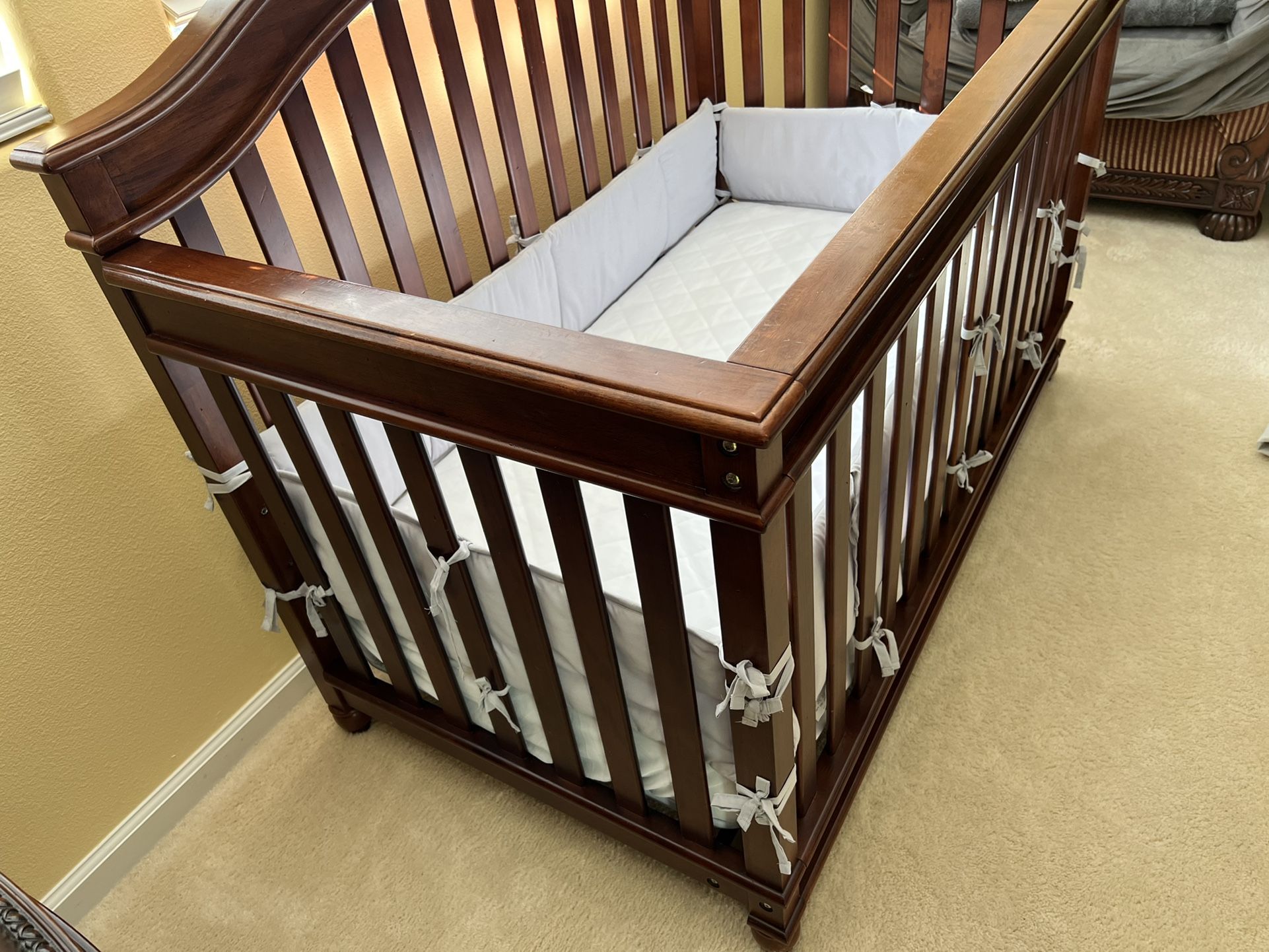 europa baby Palisades Crib for Sale in Danville CA OfferUp