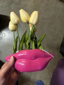 Pink Lips-Shaped Planter