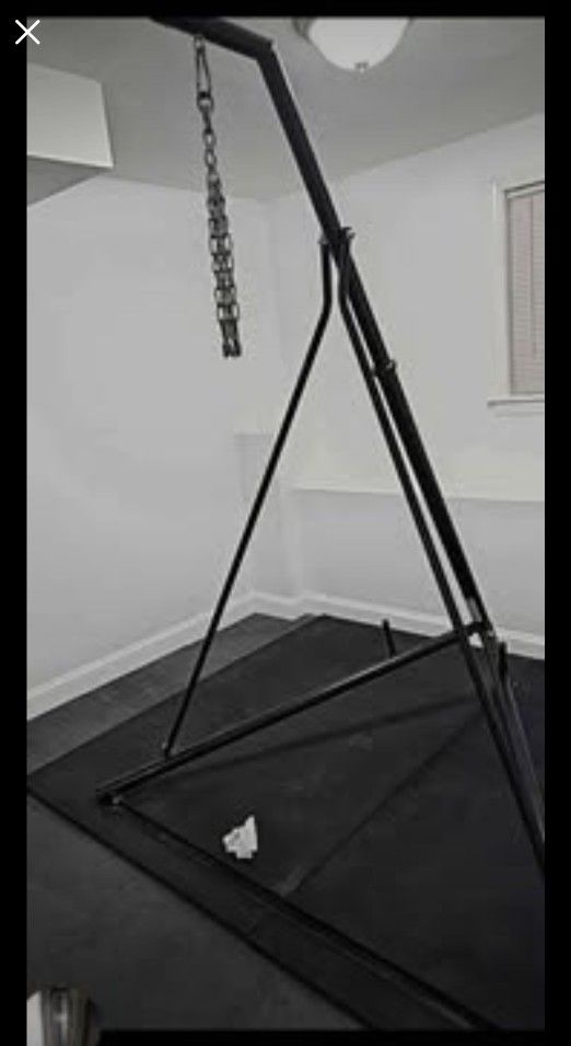 Deluxe Heavy Bag Stand (bag & bag chain not included)