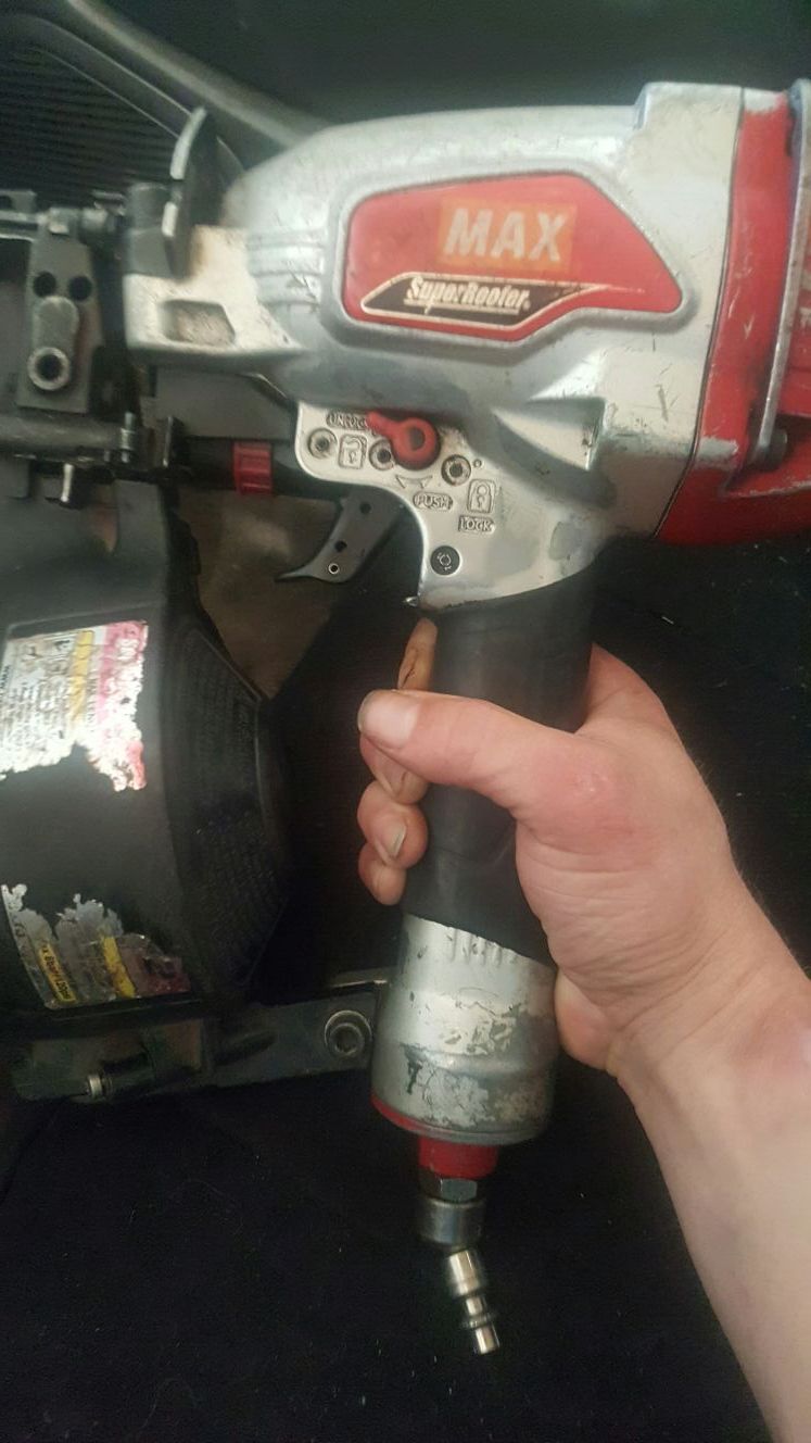 Super roofer max roofing nail gun