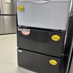 LG 27 in. Laundry Pedestal in Black Steel