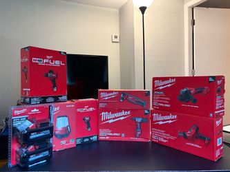 MILWAUKEE M18 TOOL LOT – 7 TOOLS + 2 HIGH OUTPUT 6.0 BATTERIES