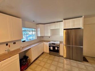 White shaker Cabinets