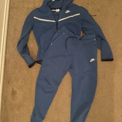 Nike Tech