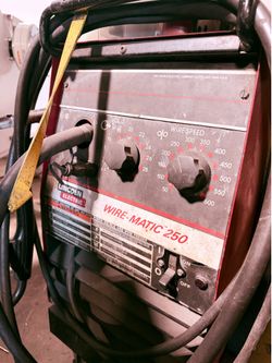 Wire feed welder