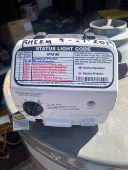 Water heater thermostat valve