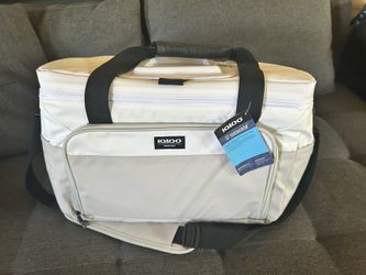 IGLOO Coast Cooler 36 cans