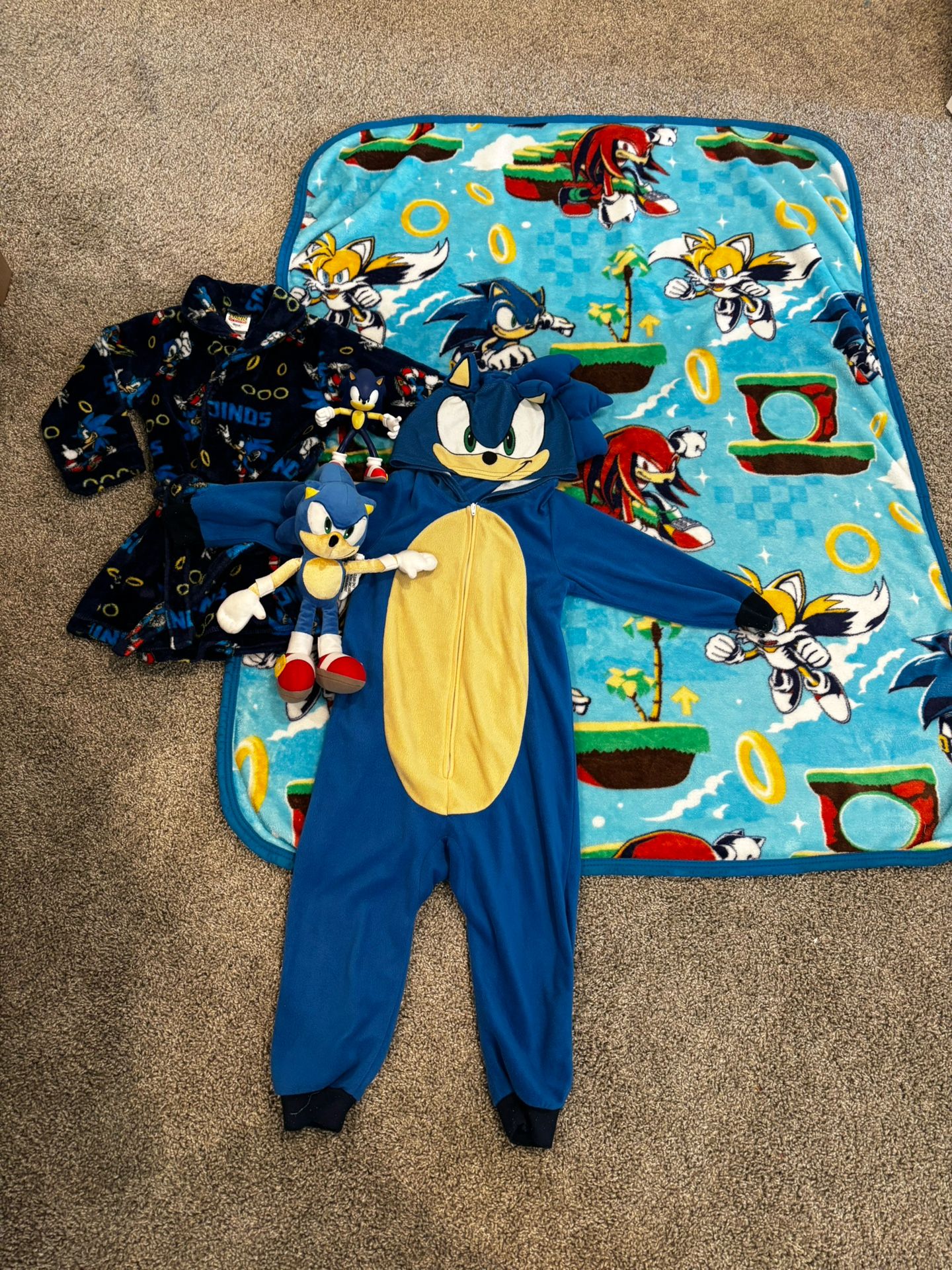 Sonic Boys Pajamas Robe Blanket And Toy Set 