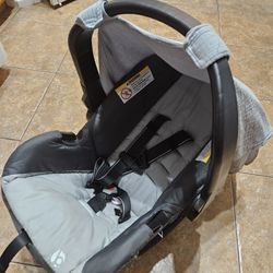 Carseat with Base and Muslin Shade