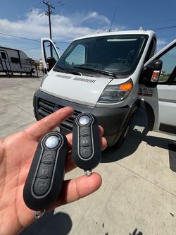 Llaves de autos / car keys and remotes
