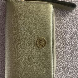 Call Michael Kors Wallet No Damage Inside Or Out