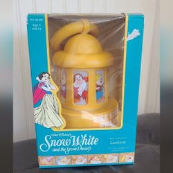 Vintage Snow White and the Seven Dwarfs battery powered Lantern, 1993 