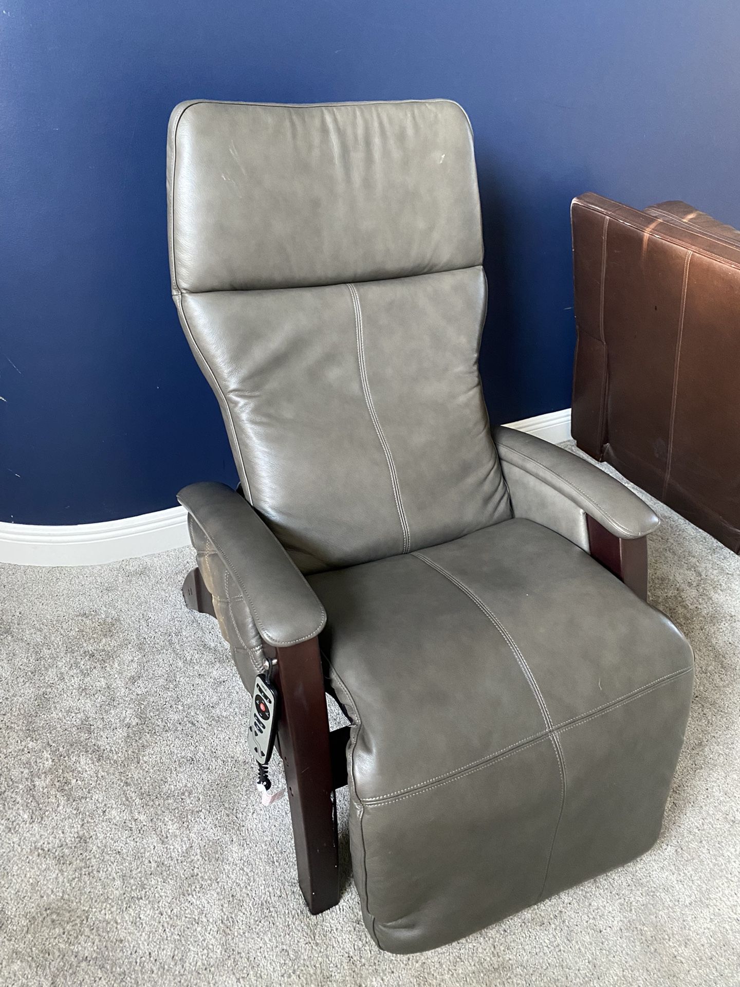 HALE AIRCOMFORT ZERO GRAVITY RECLINER WITH AIR MASSAGE