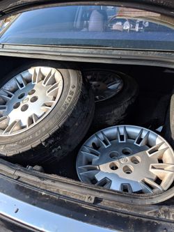 Chrysler 300 or charger 17'inch rims and tires