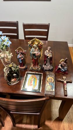 9 pieces Jesus statue in good condition $80
