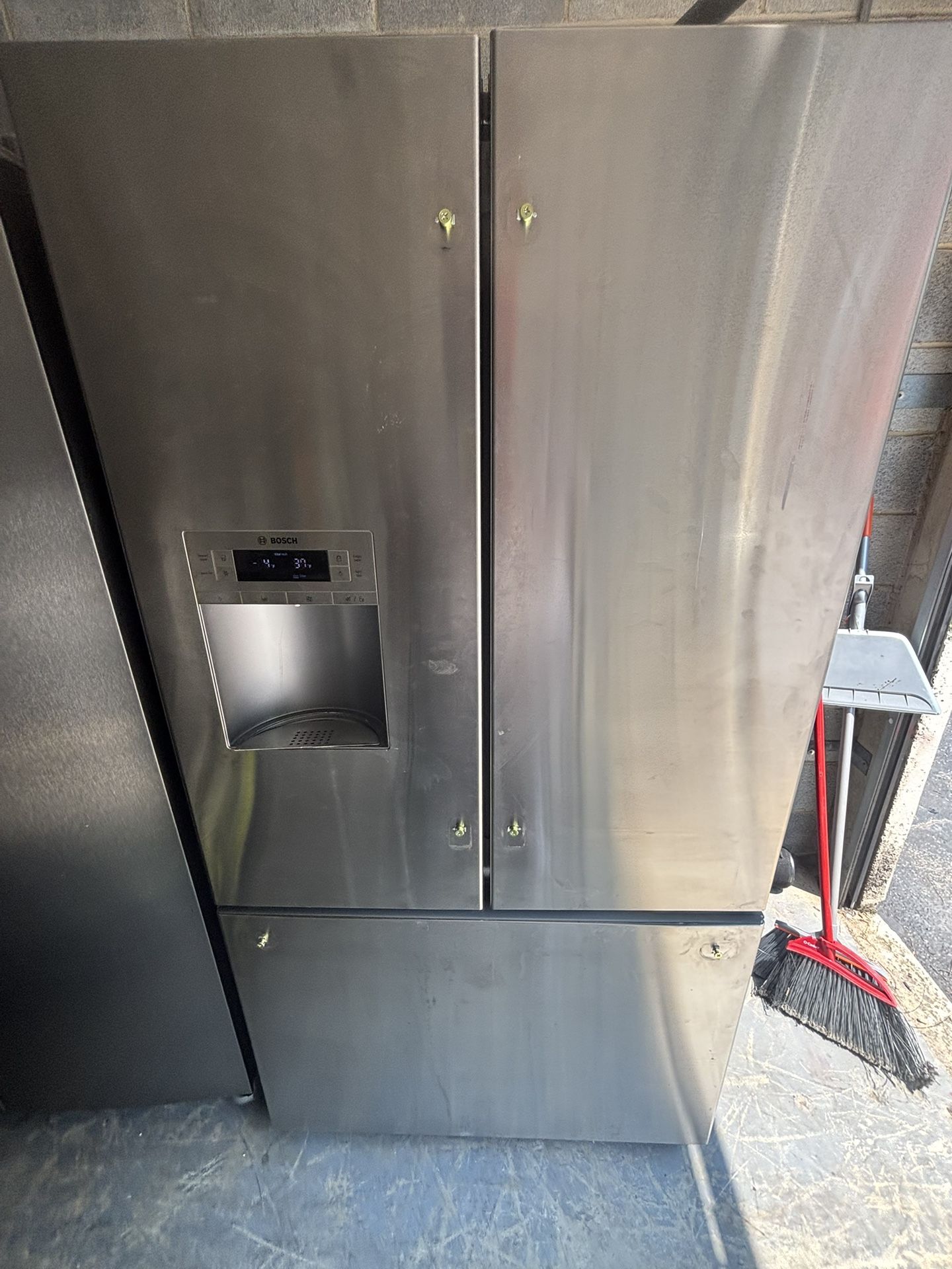 ⭐️NICE CLEAN STAINLESS BOSCH FRENCH DOOR REFRIGERATOR⭐️