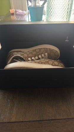 Coach Signature Low-Top Sneakers
