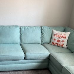 Blue Sectional Couch with 5 Decorative Pillows 