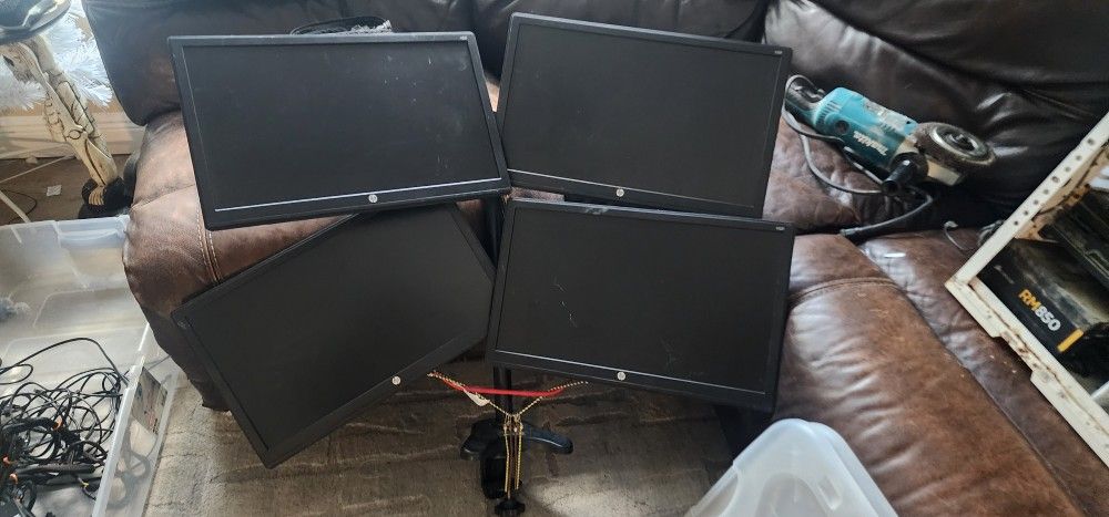 Quad Monitor Set Up