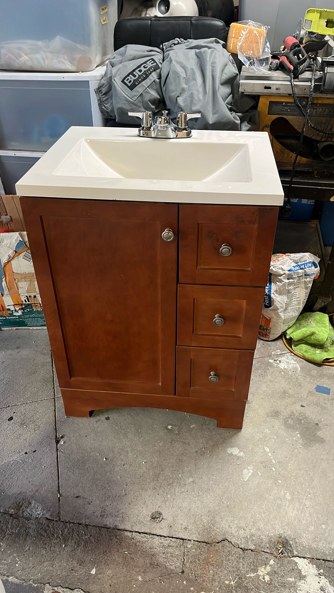 Bathroom Vanity & Sink