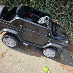 Maybach kids ride on Truck needs battery