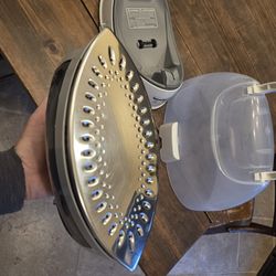 CORDLESS clothing iron (Panasonic)