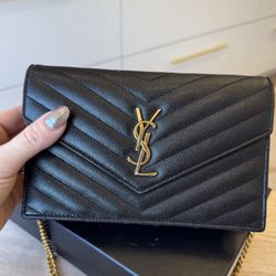 Ysl Women’s bag with gold chain