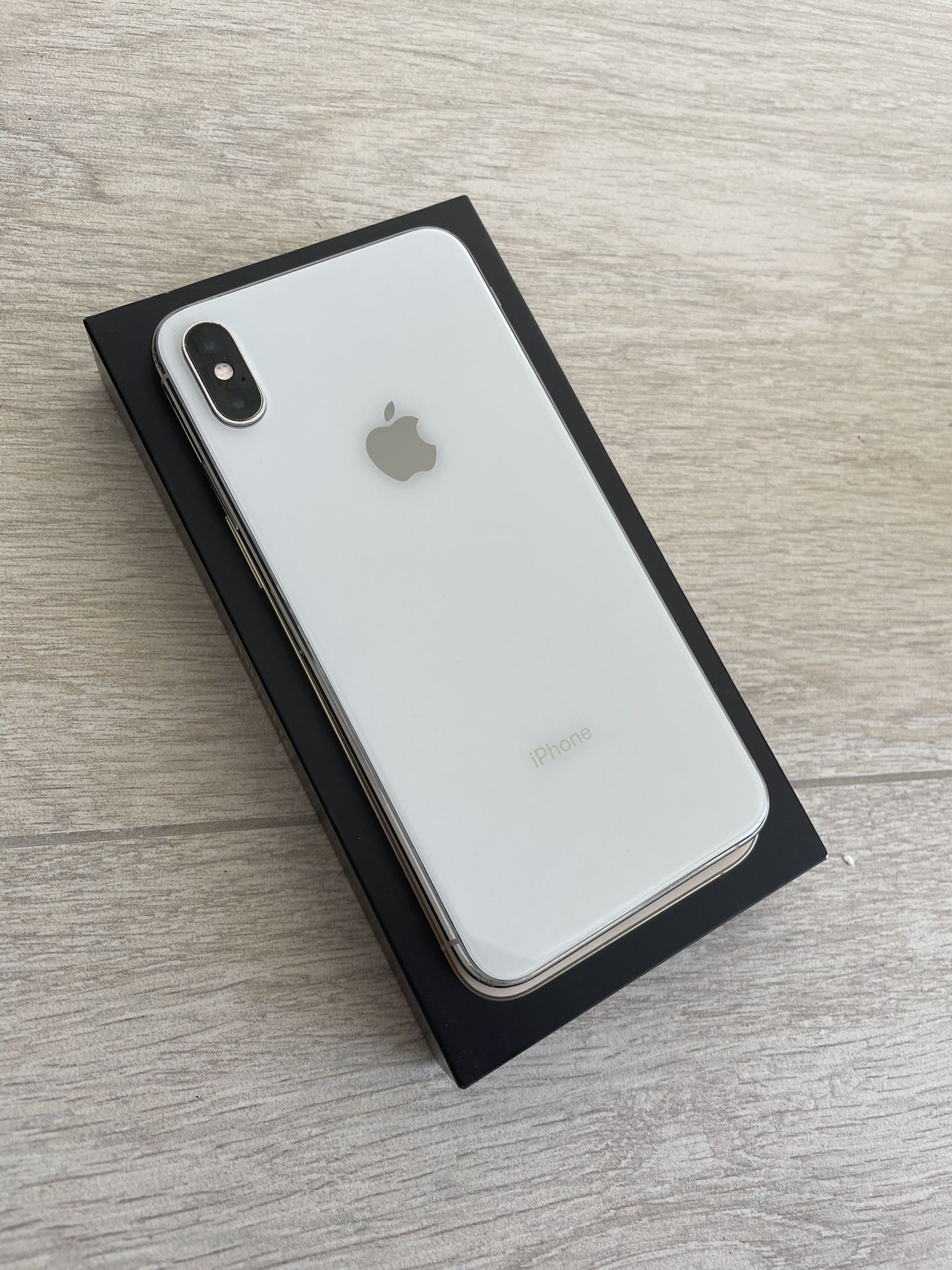 iPhone XS Max 64gb Factory Unlocked
