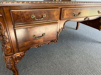 Executive table