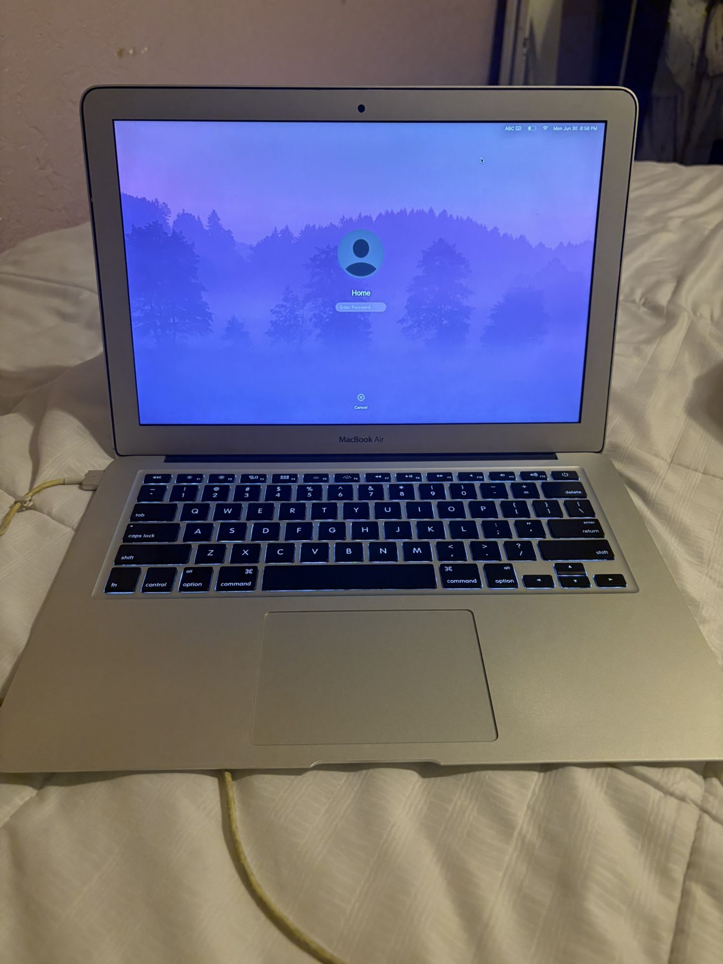 MacBook air 13" With Charger