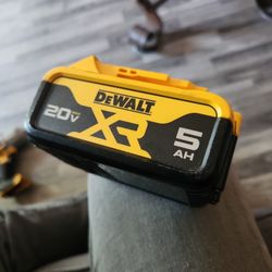 DEWALT 20v 5AH BATTERIE..BATERIA 