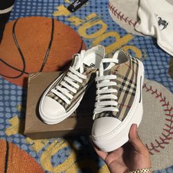 Burberry chucks