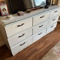 9 Drawer Cabinet. 