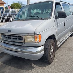 1999 Ford E-350
