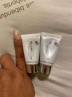 Glam glow mask