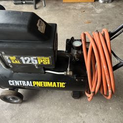 CENTRAL PNEUMATIC 8 gallon 2.0 Hp 125