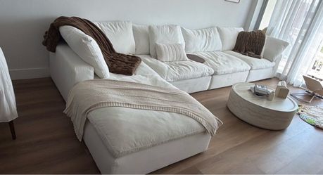 CITY FURNITURE -CLOUD COUCH MINT CONDITION