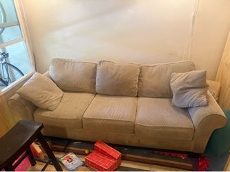 FREE COUCH