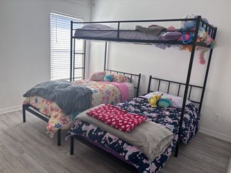 Bunkbed (Three)