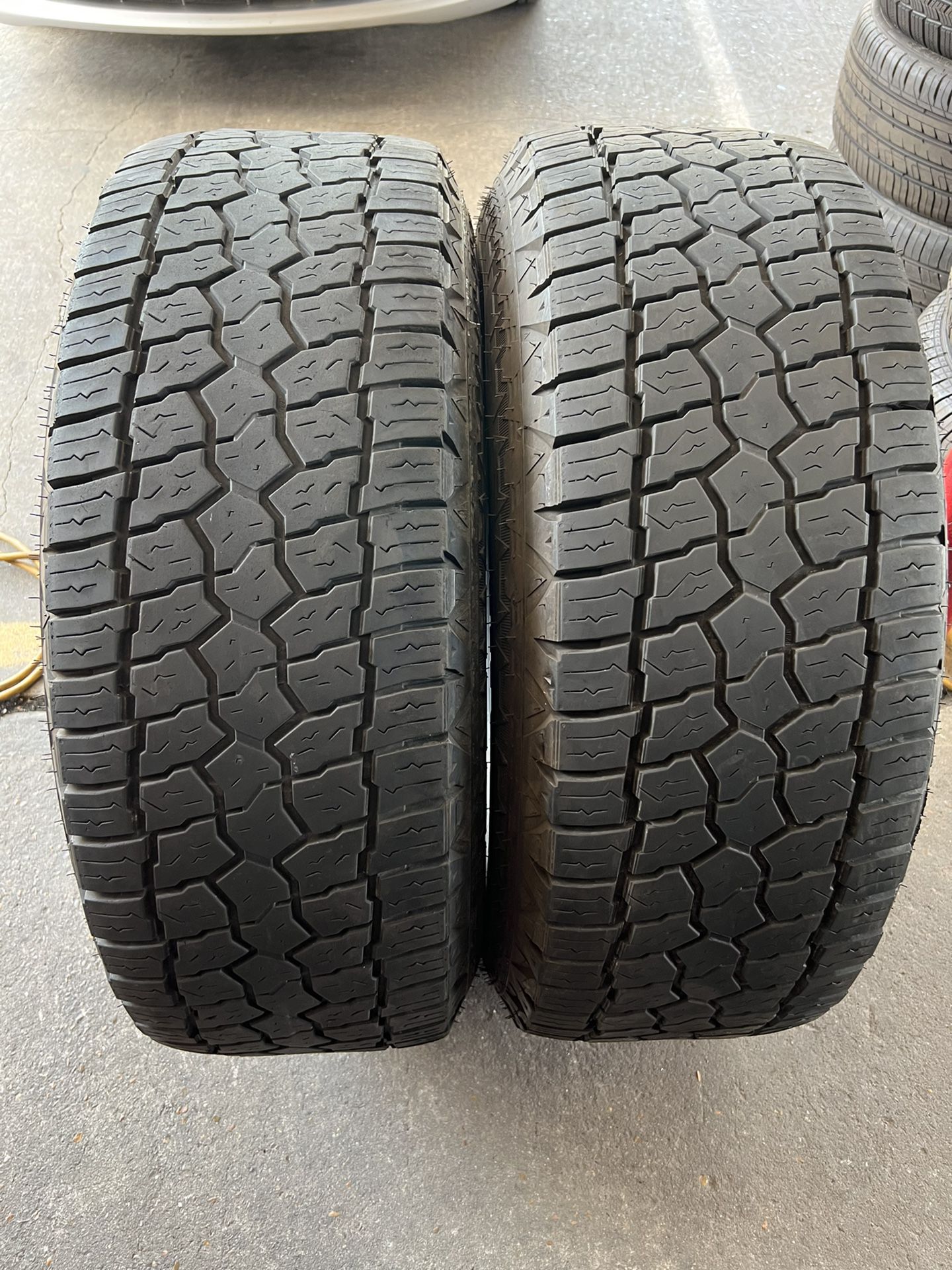 35x12.50-18” PATAGONIA  A/T ,Like New 