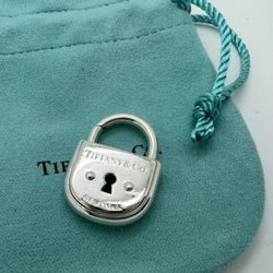 Tiffany Co Sterling Silver Arc Padlock Lock Keyhole Oval Charm Pendant