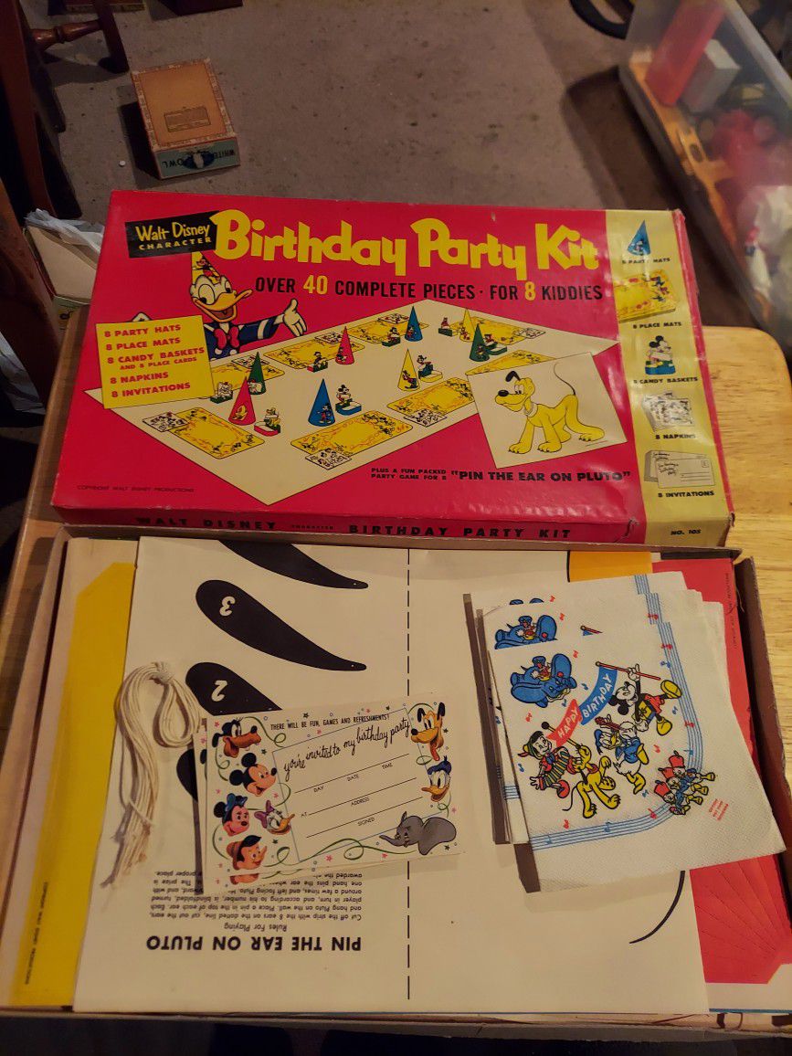 Rare 1950s Walt Disney Birthday Party Kit. 100% Complete