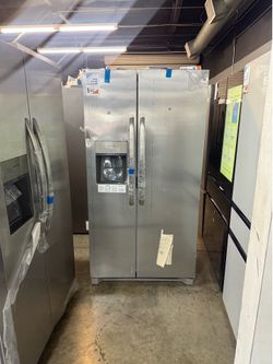 FRIGIDAIRE STAINLESS STEEL SIDE BY SIDE REFRIGERATOR WITH WATER AND ICE 🔥