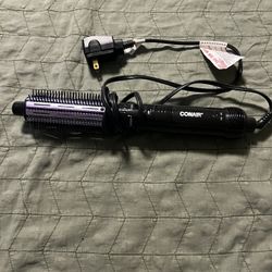 hair brush and dryer( Gıve Me Offer))