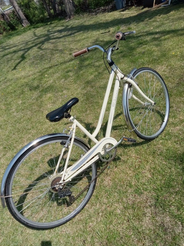 Schwinn " GATEWAY" LADIES 26 " Bicycle 