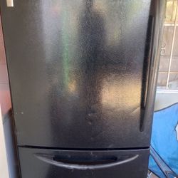 GE Refrigerator 
