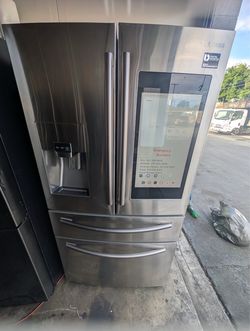 Samsung  4 Door French Door Refrigerator with Family Hub