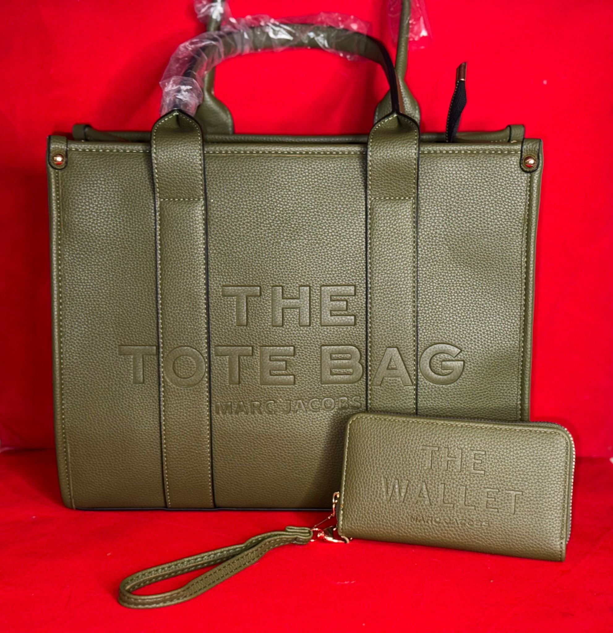 MARC JACOB TOTE BAG WITH WALLET