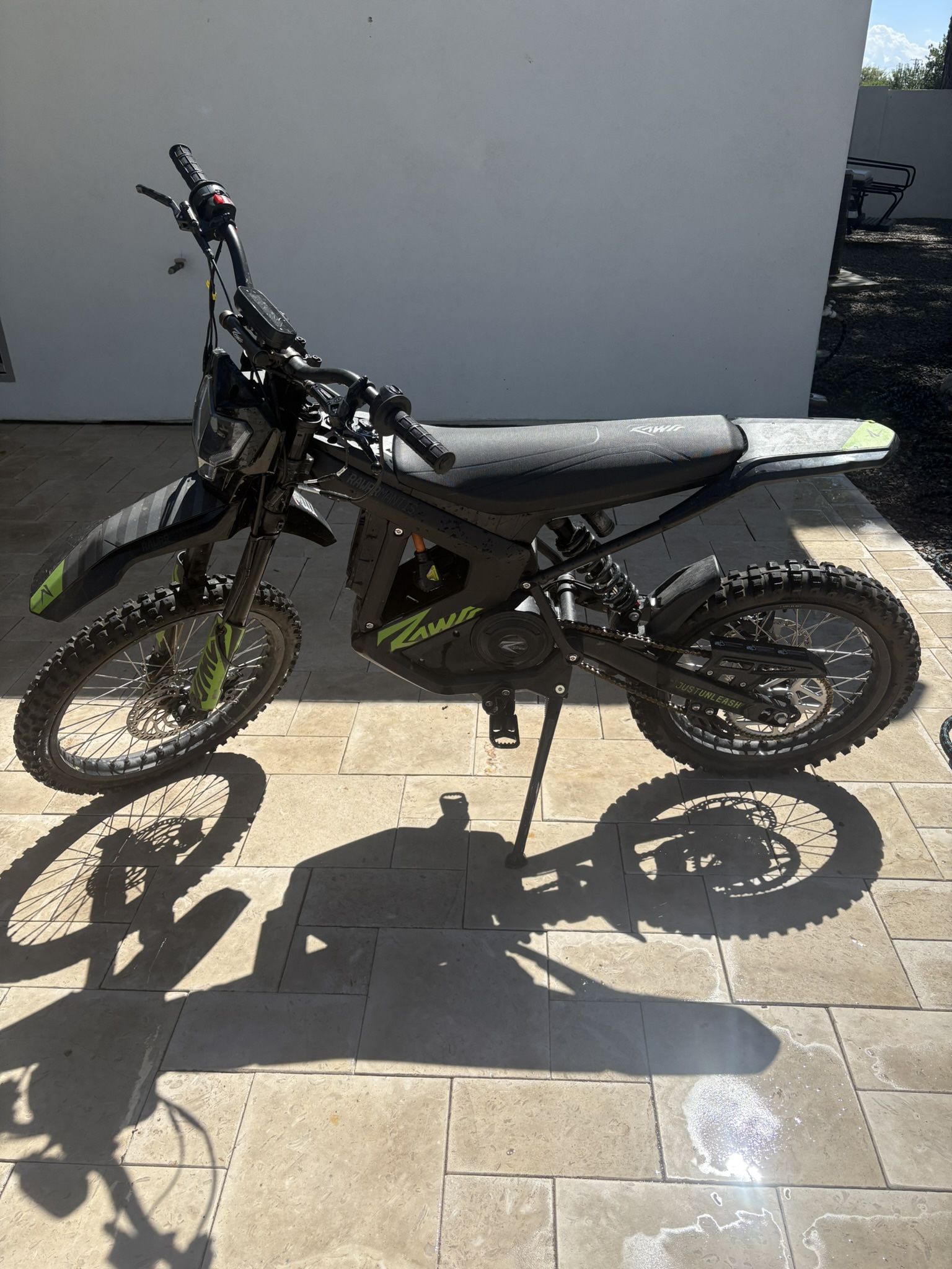 Rawrr mantis X Electric Dirt Bike