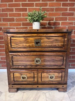 Rustic Oak 4-Drawer Accent Chest / Nightstand / End Table – Solid Wood Style